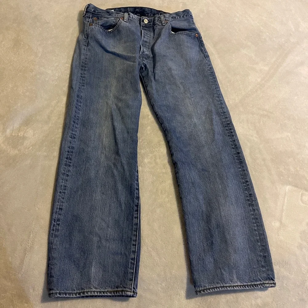 Levi's 501 Jeans Mens 36x30 Light Wash Button Fly Denim Blue Streetwear (34x29)